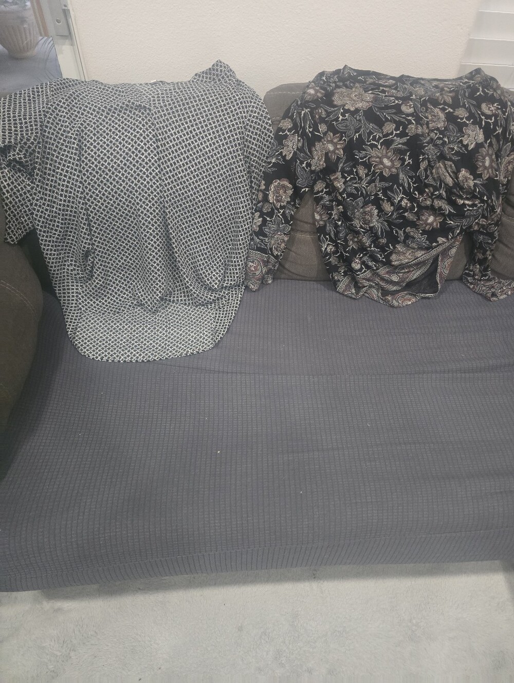 Chaus Black & White Geometric Print Blouse